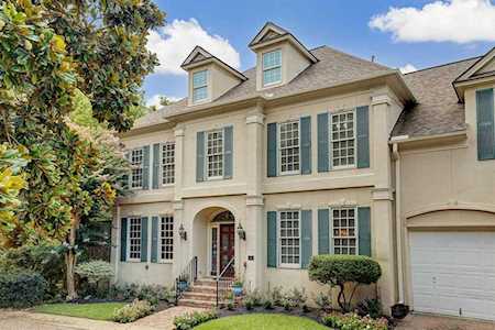 26 Pinewold Circle Houston, TX 77056