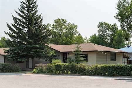 2935 Burgess Dr NW Calgary, AB T2L 1J3