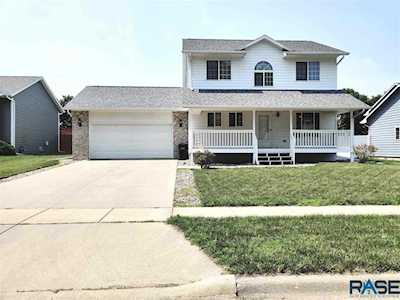 3129 S Fernwood Ave Sioux Falls, SD 57110
