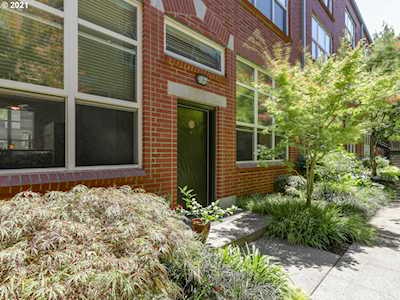 1009 NW Hoyt St #104 Portland, OR 97209
