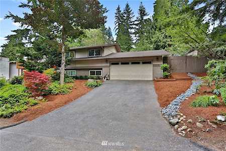 18 Mt Pilchuck Ave NW Issaquah, WA 98027