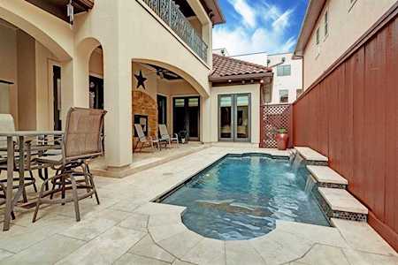 5410 Navarro St Houston, TX 77056