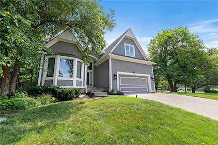 20347 W 98th Ct Lenexa, KS 66220