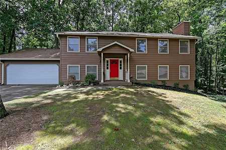 300 Sheringham Ct Roswell, GA 30076