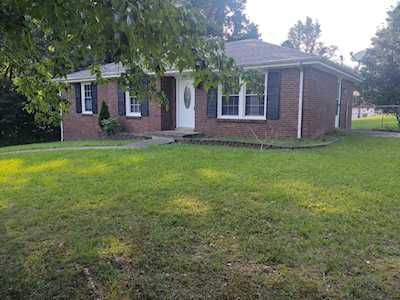 1581 Cherry Tree Dr Clarksville, TN 37042