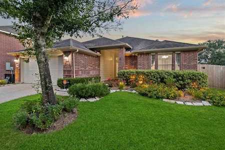 10306 Five Oaks Crossing Missouri City, TX 77459