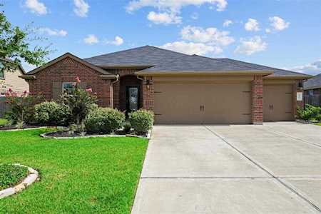 9023 Downing St Richmond, TX 77469