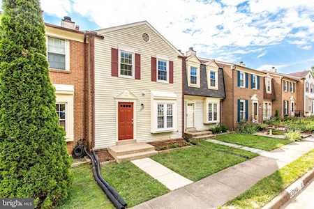 2803 Grovemore Ln Vienna, VA 22180