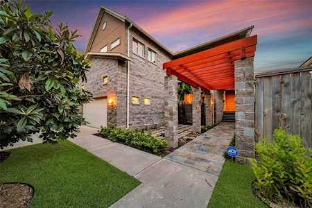 3818 Drummond St Houston, TX 77025