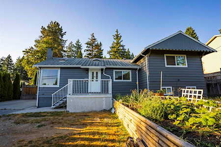 2355 Austin Avenue Coquitlam, BC V3K 3R9