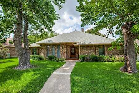 9751 Amberley Drive Dallas, TX 75243