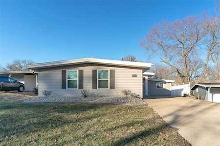 465 Countryside Florissant, MO 63033