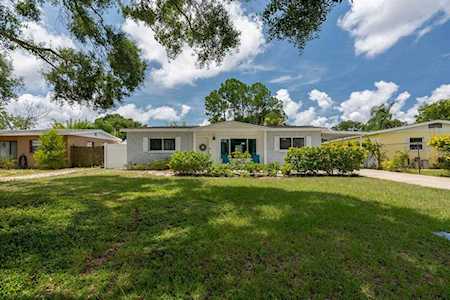 752 Loquat Dr Tarpon Springs, FL 34689