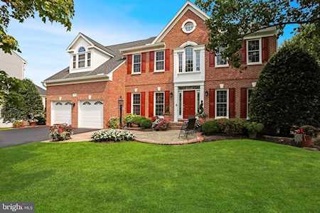 2564 Fox Hound Ct Herndon, VA 20171