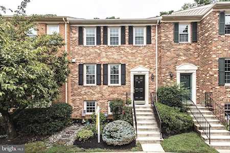 10118 Oakwood Chase Ct Oakton, VA 22124