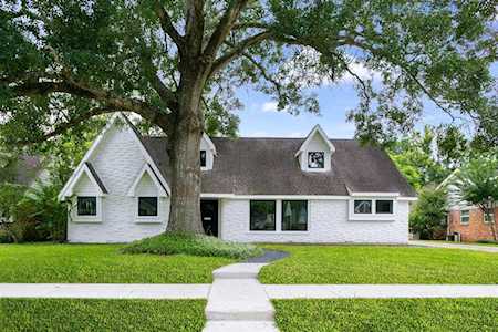 7907 Fairdale Ln Houston, TX 77063