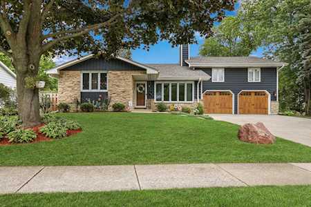 919 Hillandale Dr Antioch, IL 60002