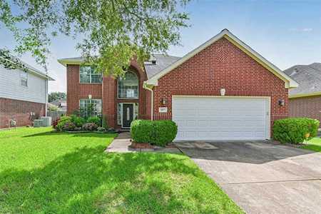 1007 Beckton Ln Pearland, TX 77584
