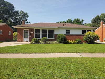 36904 Pinewood Rd Wayne, MI 48184