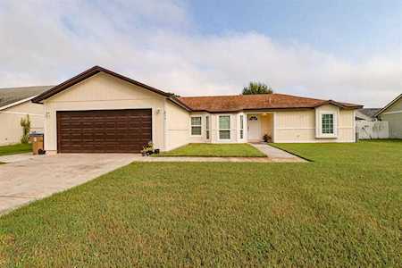 211 Red Maple Dr Kissimmee, FL 34743