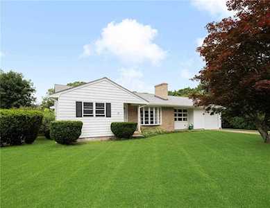 25 Hunts River Dr North Kingstown, RI 02852