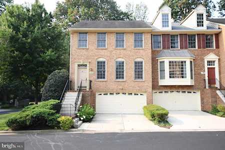 11300 Hollowstone North Bethesda, MD 20852