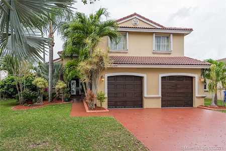 19479 NW 24th Pl Pembroke Pines, FL 33029