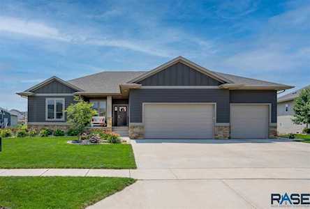 4225 N Olympia Dr Sioux Falls, SD 57107