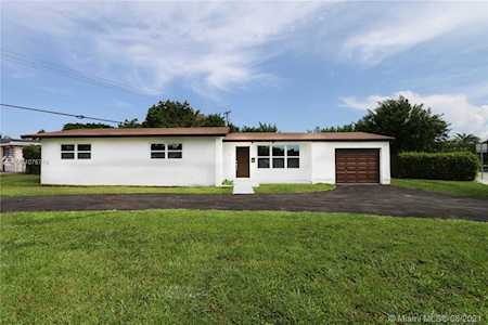 9630 SW 181st Ter Palmetto Bay, FL 33157