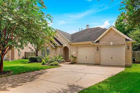 8826 Snowy Owl Loop Missouri City, TX 77459