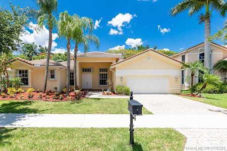 3967 Nighthawk Dr Weston, FL 33331