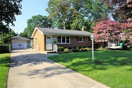 30849 Brown St Garden City, MI 48135
