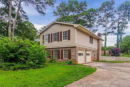 4722 Kenneth Dr SW Lilburn, GA 30047
