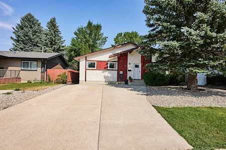 17 N Pheasant Rd Lethbridge, AB T1H 4Y2