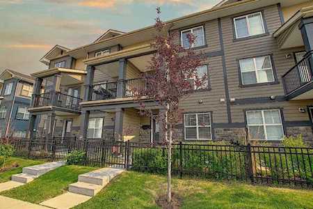 23 Evanscrest Ct NW Calgary, AB T3P 0S3