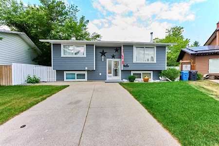 2442 N 19 St Lethbridge, AB T1H 4T3