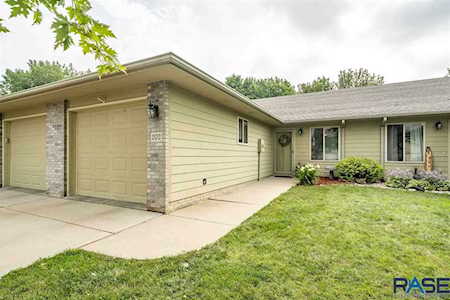 202 Emmett Trl Harrisburg, SD 57032