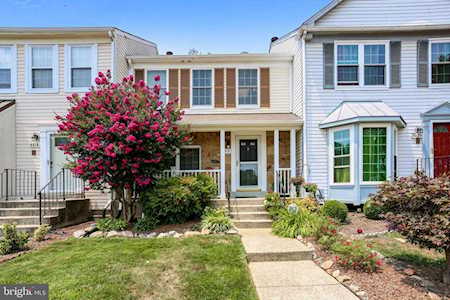 4018 Sparrow House Ln Burtonsville, MD 20866