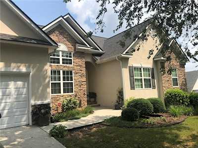 1413 Granite Falls Dr Loganville, GA 30052