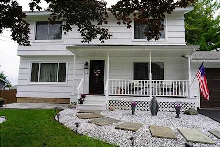 18 Elm Hill Way Camillus, NY 13031