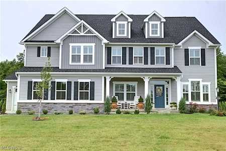 2226 Pendleton Ct Avon, OH 44011