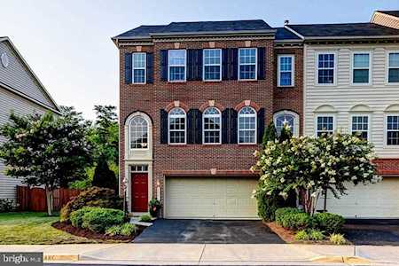 25251 Beach Place Chantilly, VA 20152