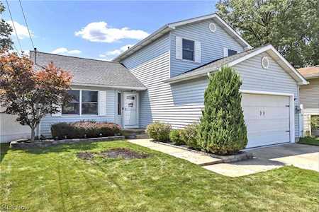 5880 Albert St North Ridgeville, OH 44039