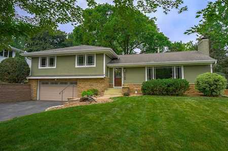 2475 Chatsworth Street N Roseville, MN 55113