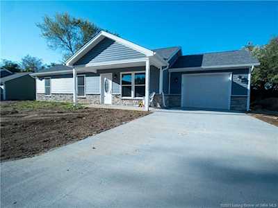 110 Crestview Ct Charlestown, IN 47111