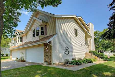 522 Upper Wood Way Burnsville, MN 55337