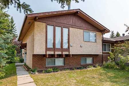130 Silvergrove Rd NW Calgary, AB T3B 4K1