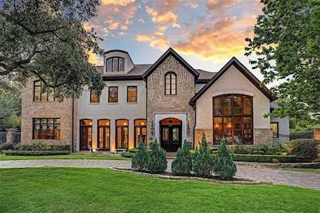 5676 Doliver Dr Houston, TX 77056