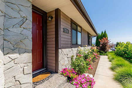 2715 Westlake Drive Coquitlam, BC V3C 5G1