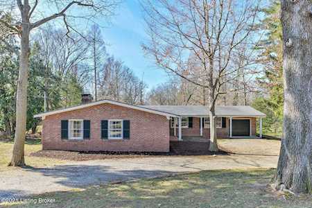 11 River Hill Rd Louisville, KY 40207